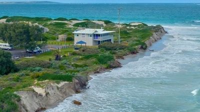 Point Moore coastal erosion may force relocation of Geraldton Marine Rescue base