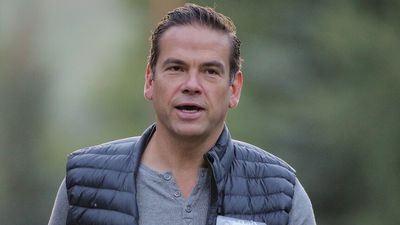 Lachlan Murdoch sues publisher Crikey's owners for defamation