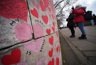 Covid-19 death registrations fall for second week in a row