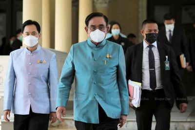 Cabinet, Prayut to stay despite court decision, says Wissanu