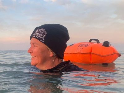 Brain Tumor Patient Inspires Dozens Taking Daily Ocean Plunge