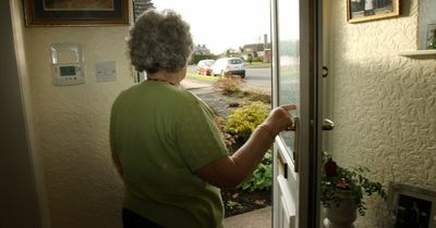 Rogue builder who scammed £15,000 from clients jailed