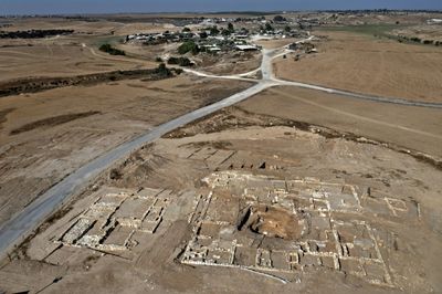 Israel unveils 1,200 year-old desert mansion