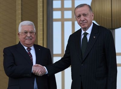 Turkey warmly welcomes Abbas after restoring Israel ties