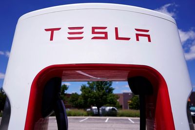 Tesla hopes new investors go for the ride after stock split