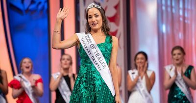 What does the Rose of Tralee winner actually get as a prize? Jewellery, hotel stays and a car