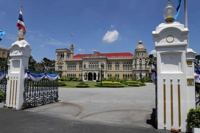PM avoids Govt House as protests continue