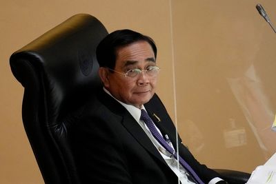 Thai court orders prime minister suspended from duties