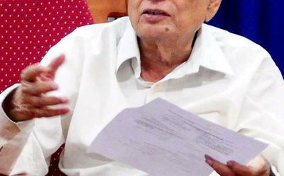 Arif Mohammed Khan is free to say whatever he likes to say, says Prof. Irfan Habib on Kerala Governor’s ‘street gunda’ remark
