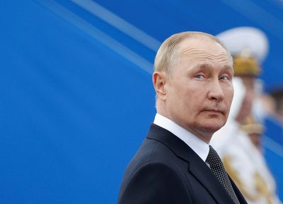 Analysis-Putin bets winter gas chokehold will yield Ukraine peace - on his terms