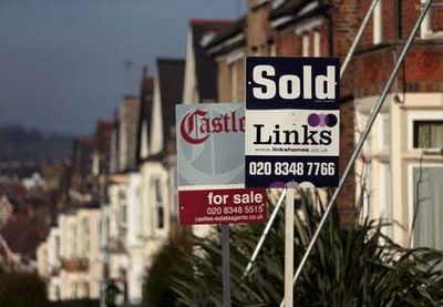 Return of ‘gazundering’ tactics on London house sales indicates property market is cooling