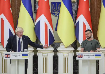 UK's Johnson pledges more help for Ukraine in last visit to Kyiv as PM