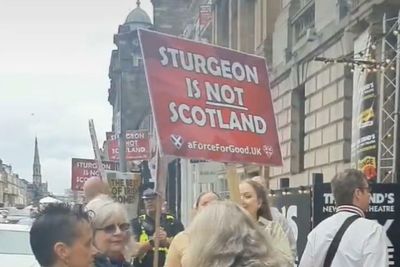 Unionist protesters linked to Holocaust-denier target Nicola Sturgeon Fringe event