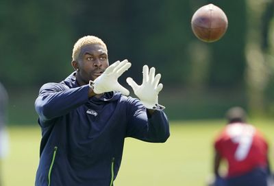 Seahawks share clips of DK Metcalf, 3 others doing individual drills