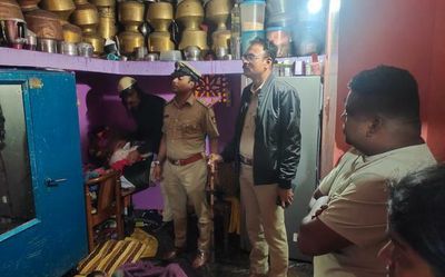 Police conduct surprise checks on houses of rowdies