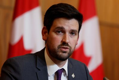 Canada on track to exceed lofty 2022 immigration target