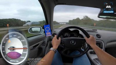 Mercedes-Benz SL 55 AMG Sings Like A Muscle Car On The Autobahn