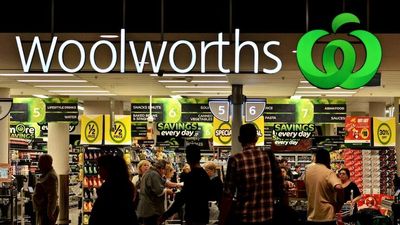 Woolworths posts $1.5b profit amid COVID-19 outbreaks and supply shortages