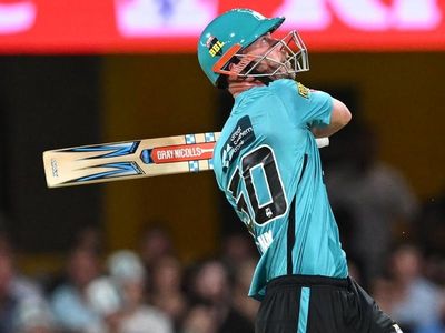 Lynn signs with the Strikers for BBL 12
