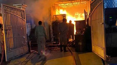 Delhi: Massive fire breaks out in mobile godown in Patparganj industrial area
