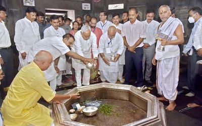 Temple purified in Bihar’s Gaya after Muslim Minister entered into it with CM Nitish Kumar