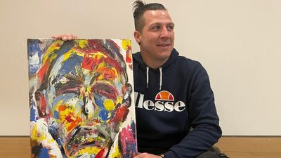 Melbourne man uses painting to forge path back from addiction