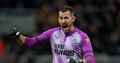 Man Utd failed in moves for three goalkeepers before turning back to Martin Dubravka