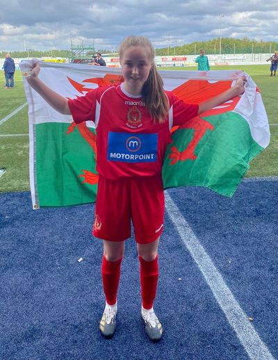 Young Welsh footballer scores top GCSE grades