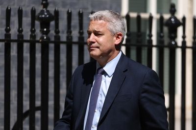 Health Secretary Steve Barclay confronted by angry woman about ambulance delays