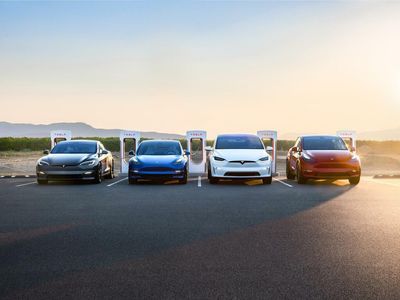 Looking To Trade Tesla Stock Following 3-1 Split? Here's An Updated Chart