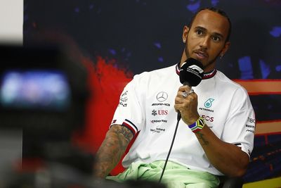 Mercedes "definitely" closer to winning in F1 again – Hamilton