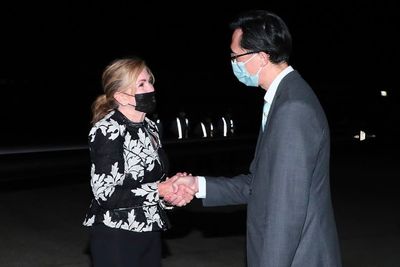 US senator visits Taiwan amid high tensions with China