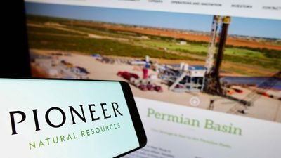 Pioneer Natural Resources Stock Pumps Toward Buy Point