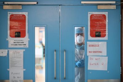 Frontline workers honoured with Freedom of Belfast for role during pandemic