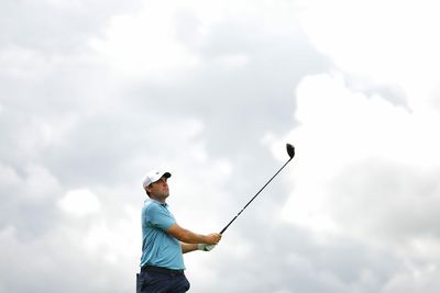 Scottie Scheffler’s lead grows, Rory McIlroy’s weird day and a pair of 64s among Thursday takeaways at the Tour Championship