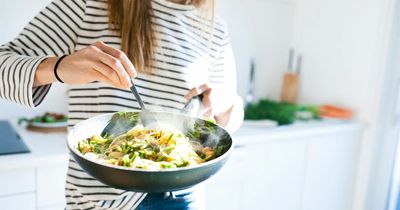 Savvy woman doesn't buy any food for 25 days - making own milk and avoiding waste