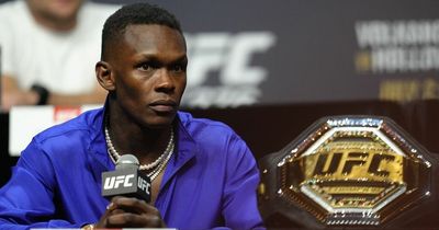 Israel Adesanya reflects on fans "turning" on him after boring UFC fight