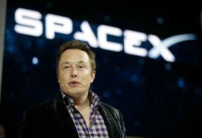 SpaceX, T-Mobile attempt to reach remote areas through