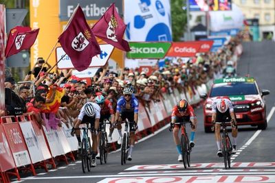 Herrada escapes to razor-edge Vuelta triumph