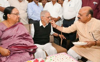 Veteran leader Chandre Gowda celebrates 86th birthday