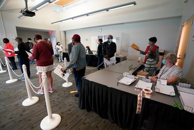 N. Carolina commission rejects restrictions on poll watchers