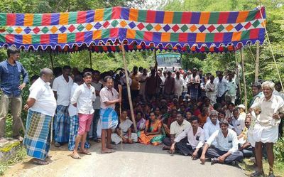 Villagers detain TNSTC buses near Tirupattur seeking levelling of road