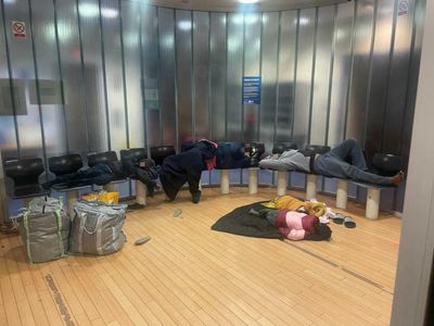 Asylum seeker family forced to spend night on floor in Glasgow police station