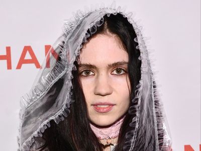 Grimes calls Mark Zuckerberg ‘under-qualified’ to run the Metaverse