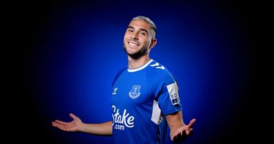 'Ready to fight' - Neal Maupay's first words after completing Everton transfer