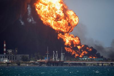 Cuba asks for U.S. technical assistance in oil fire clean-up