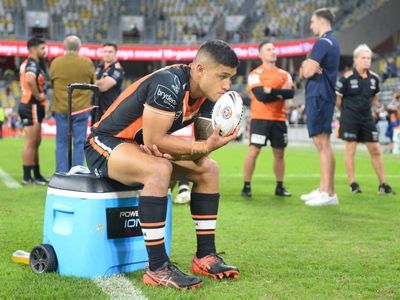 Tigers fight for futures against Dragons