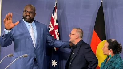Shaquille O'Neal joins PM as Anthony Albanese says 'world is watching' Voice to Parliament debate