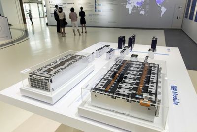 EV battery giant touts longer range