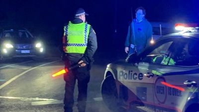 Sandford crash on South Arm Highway in southern Tasmania kills three people in 'devastating incident'